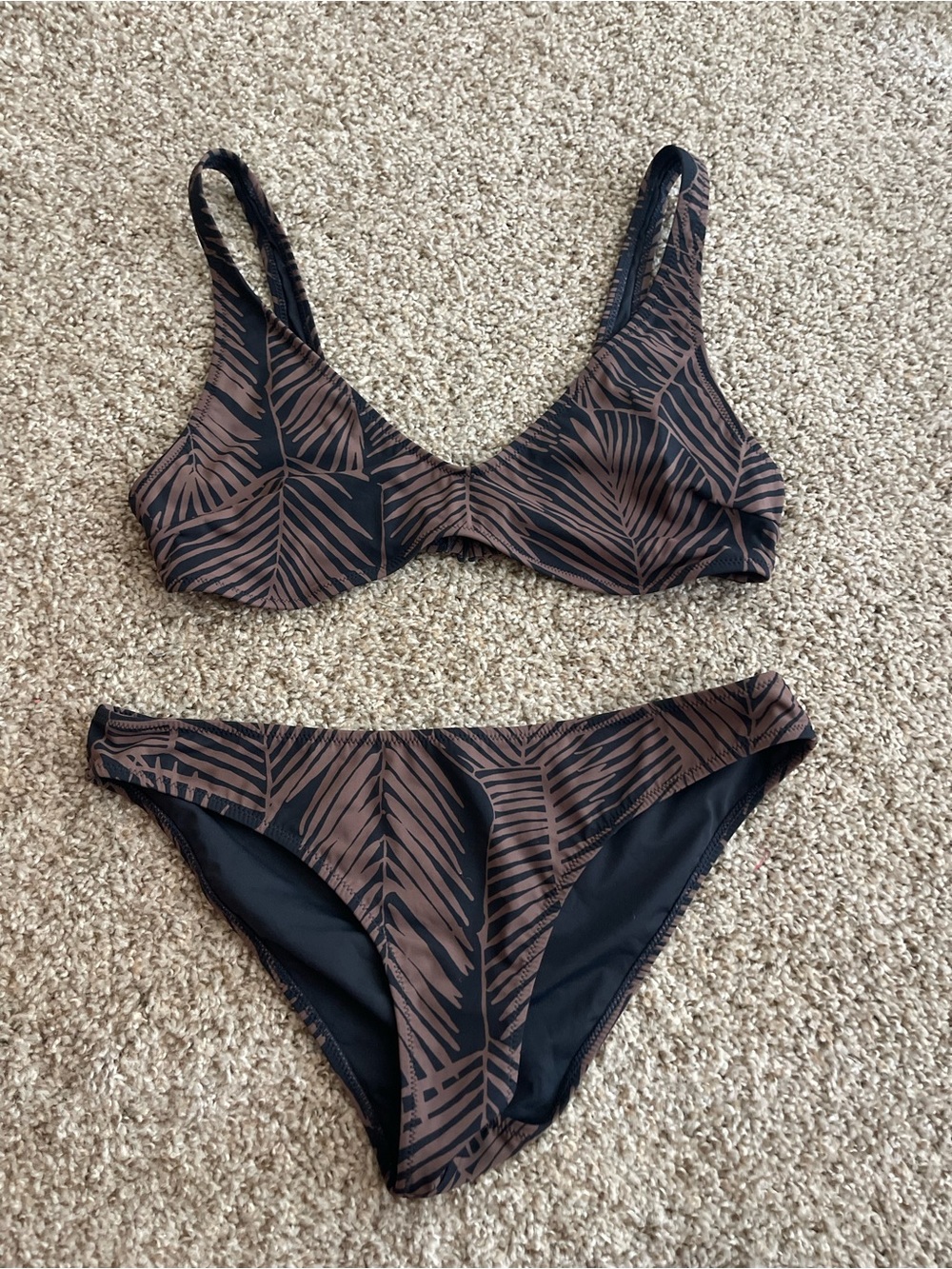 vuori aqua triangle bikini top - Picture 3 of 5
